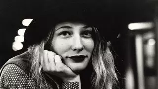 A Glimpse into the Early Career of Cate Blanchett: 17 Unseen Photos
