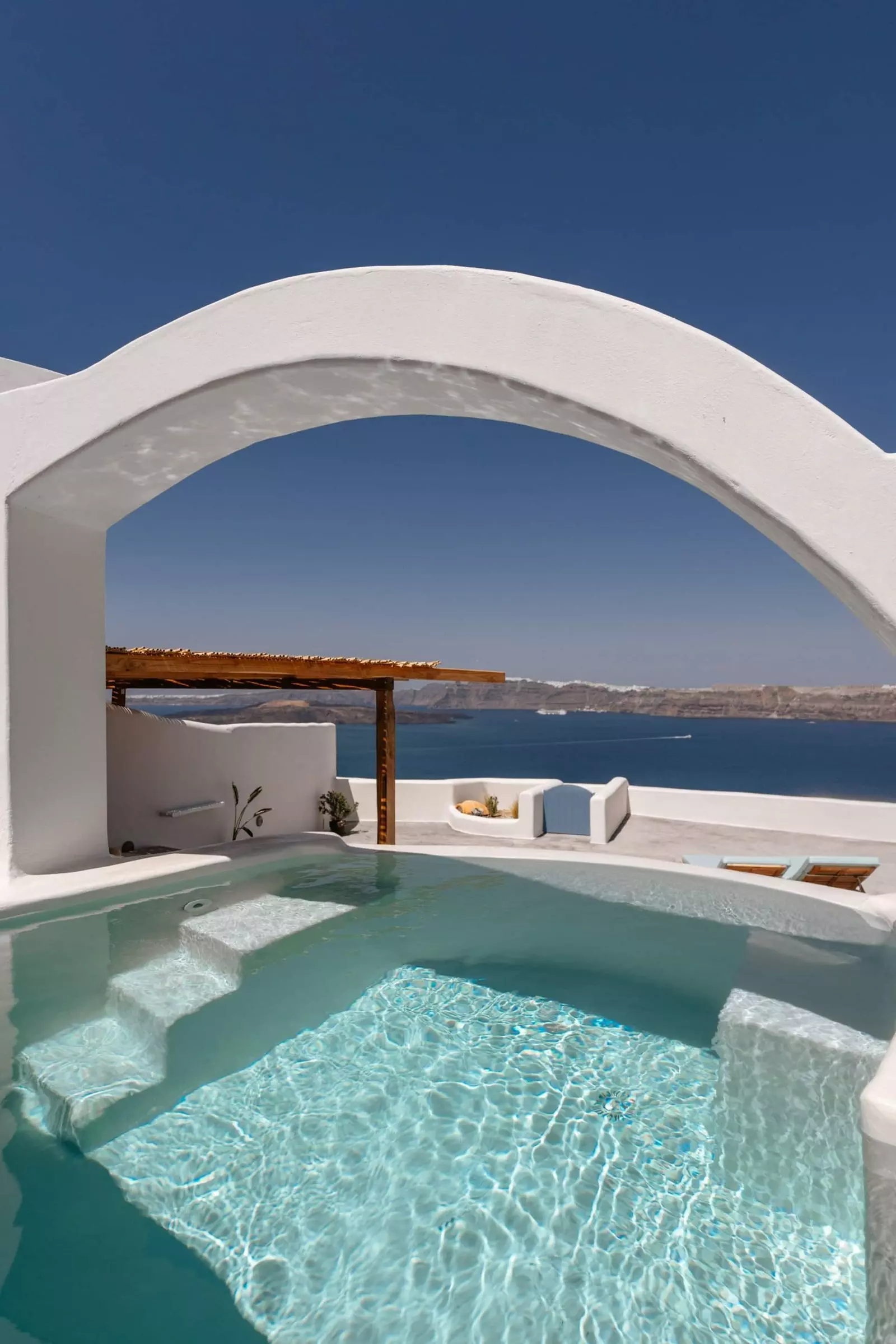 Discovering Greece: Top Island Airbnbs for an Unforgettable Summer Getaway