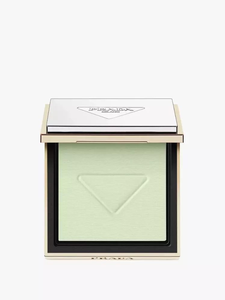 The Rise of Green Setting Powders: A Guide to Neutralizing Redness