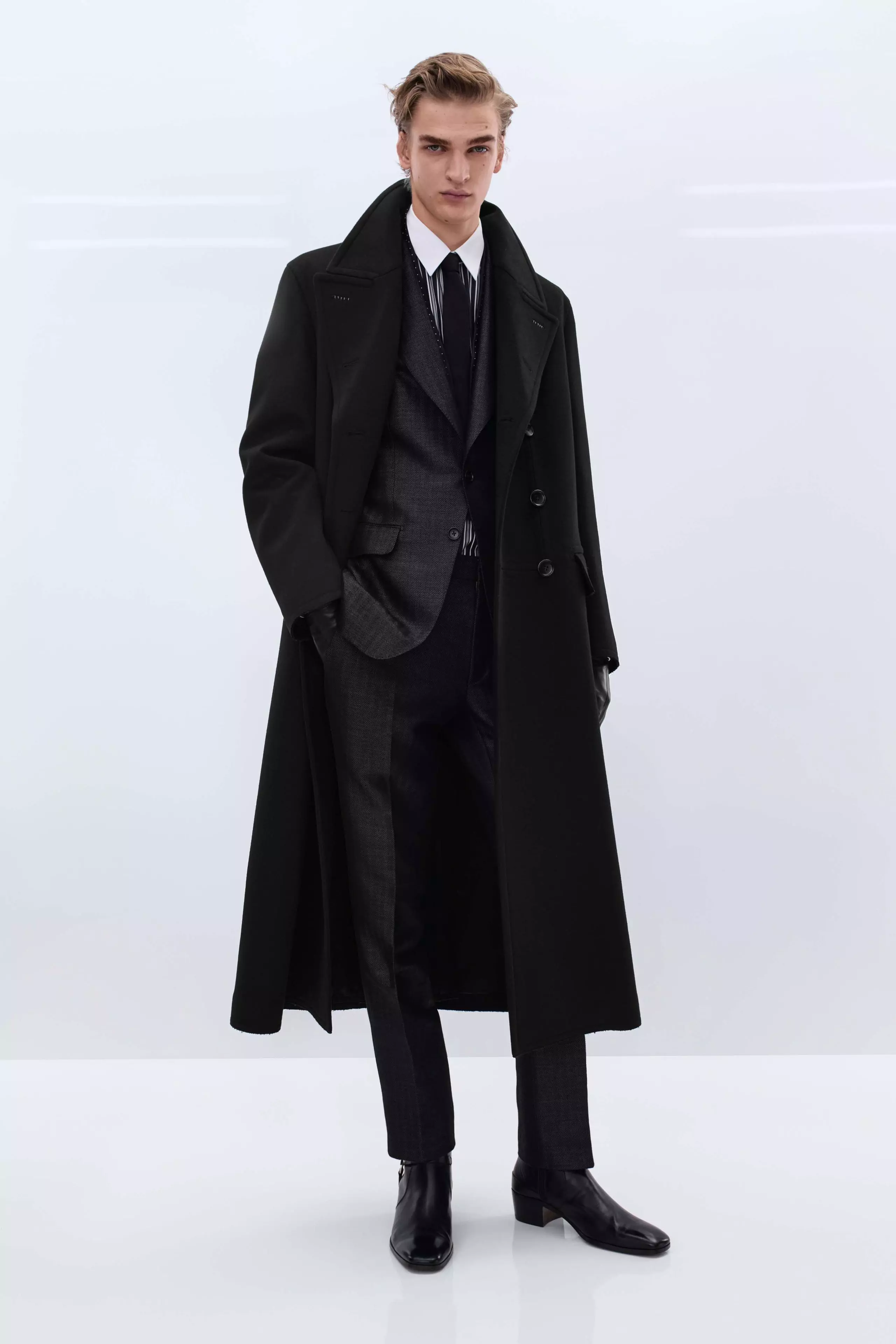 Tom Ford's Pre-Fall 2026 Menswear: A Fusion of Sensuality and Refinement