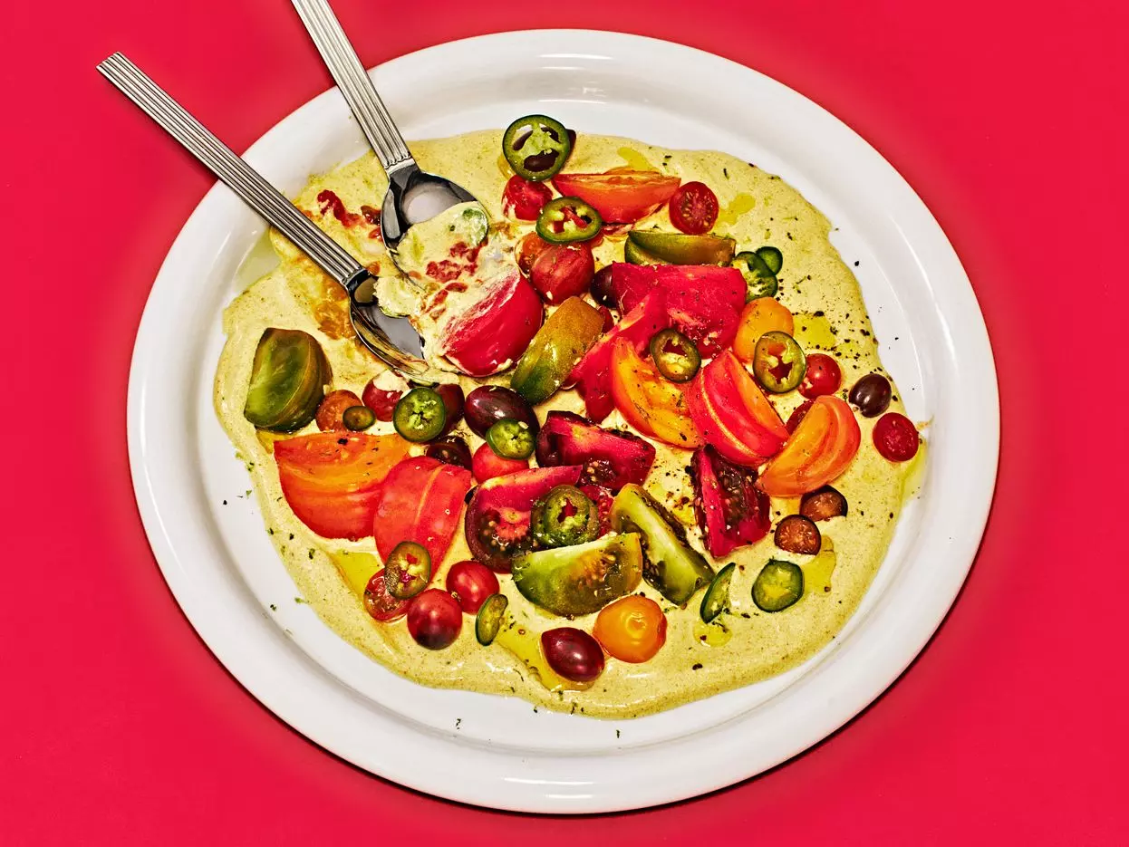 Effortless Summer Dishes: Recipes Utilizing Peak-Season Produce