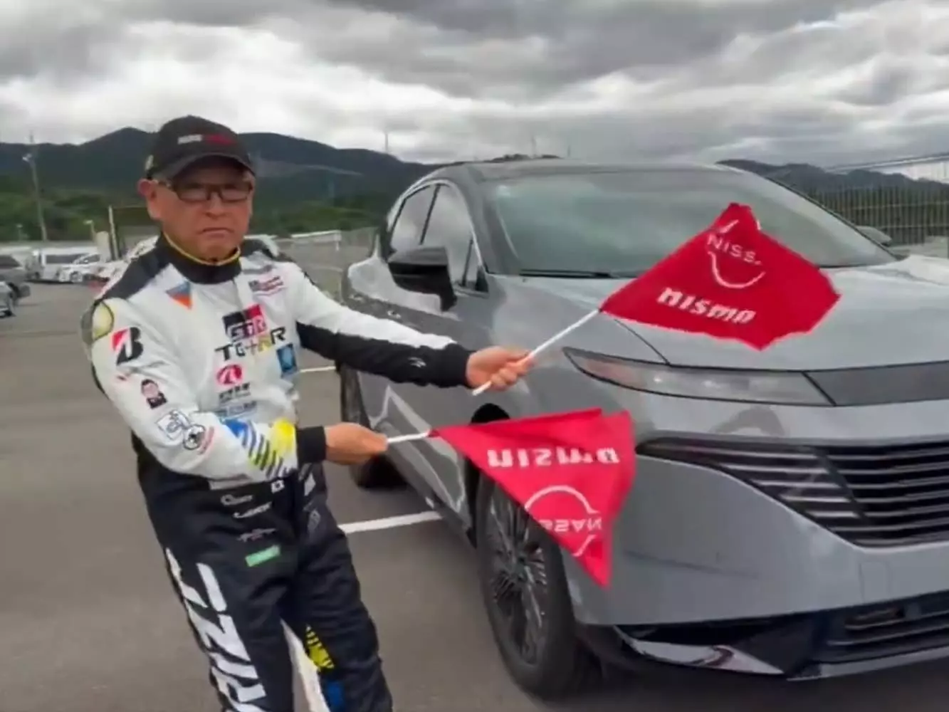 Toyota Chairman Shows Support for American-Made Nissan Murano