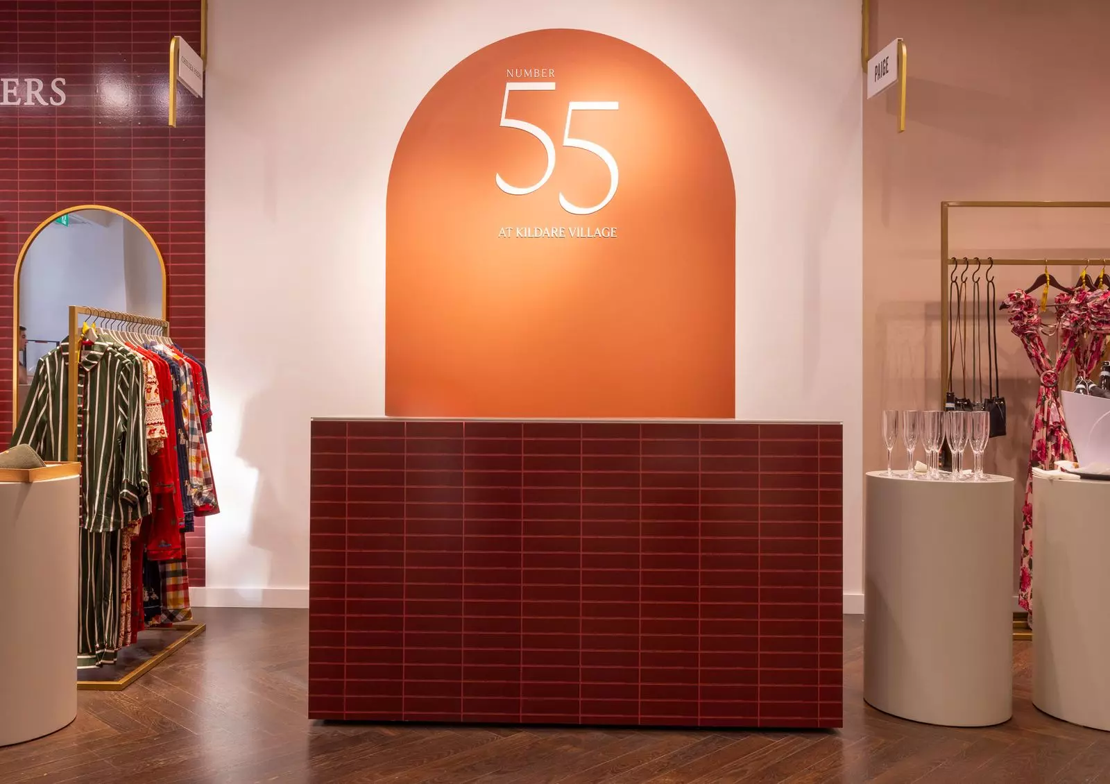 The Disappearing Fitting Room: Retail's Cost-Cutting Measure or Customer Experience Blunder?