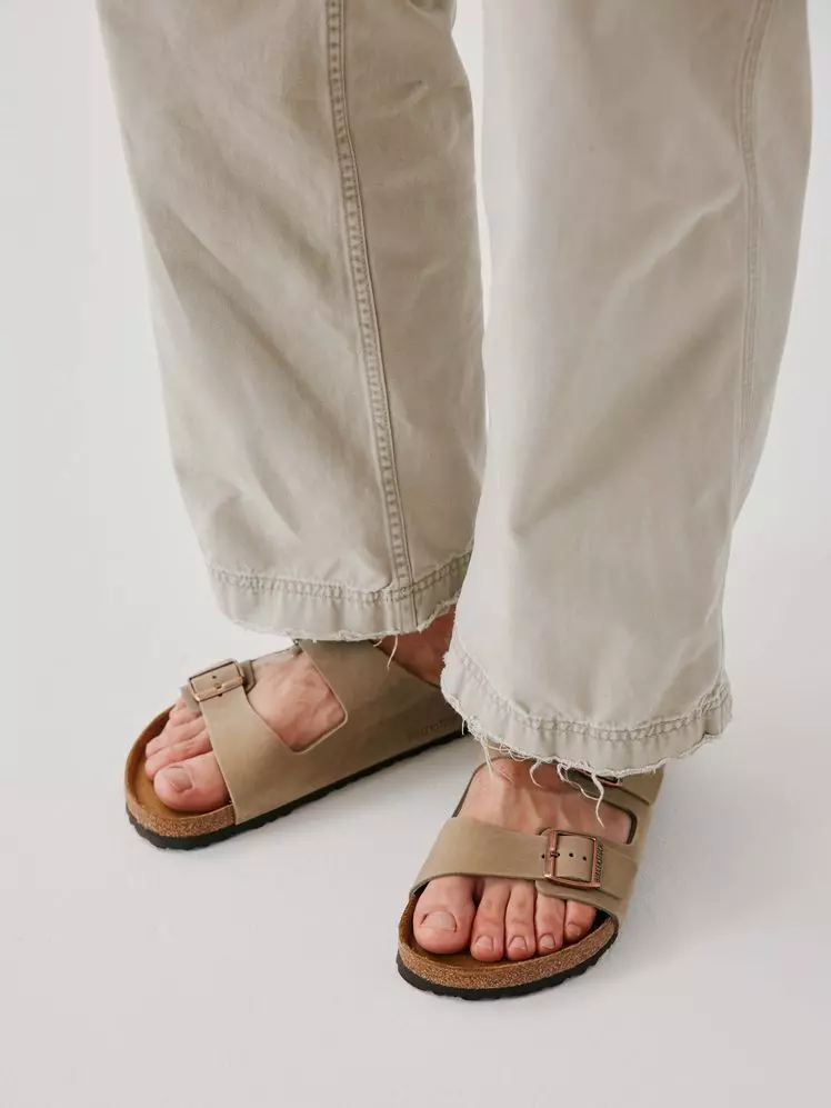 The Ultimate Guide to Men's Sandals: Comfort Meets Style