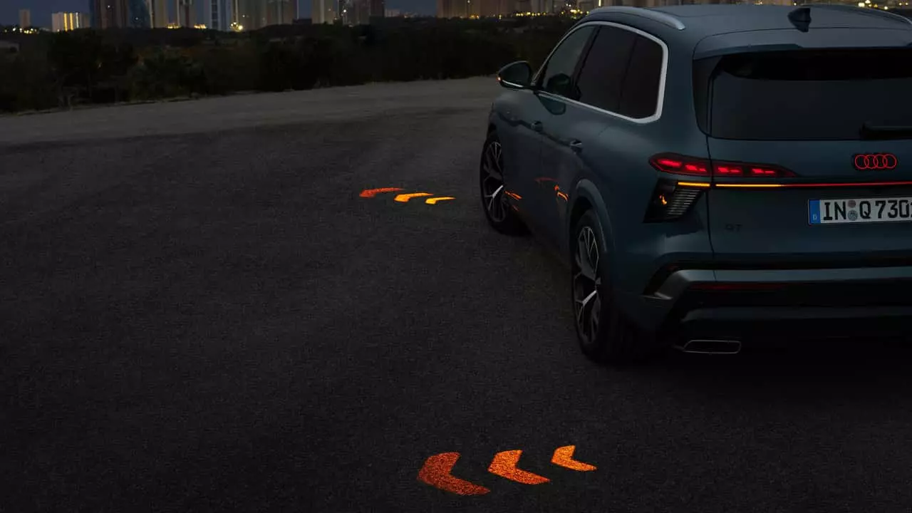 Audi Q7 to Feature Advanced Projecting Turn Signals and Enhanced Lighting