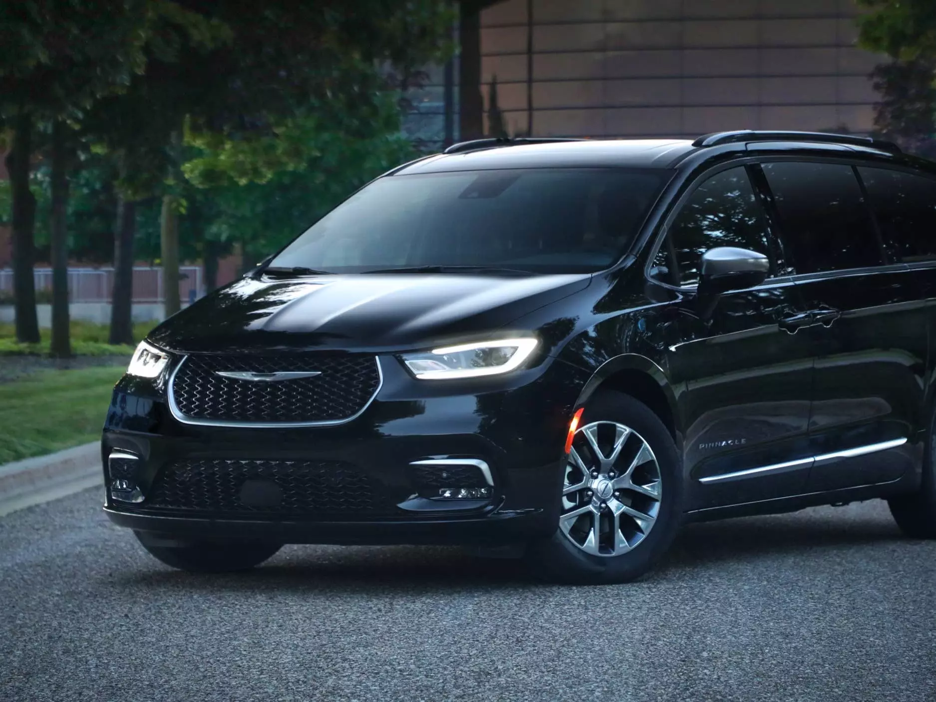 Chrysler Pacifica Hybrid Owners Advised to Park Outdoors Following Battery Fire Incidents