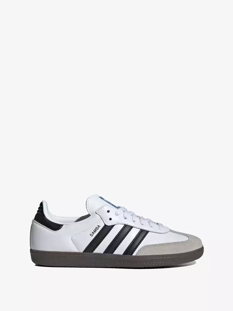 The Ultimate Guide to Women's White Sneakers: Style, Comfort, and Versatility