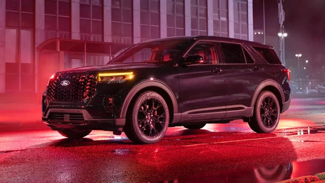 Ford Explorer ST Unveils New "Sinister" All-Black Appearance Package for 2027 Model