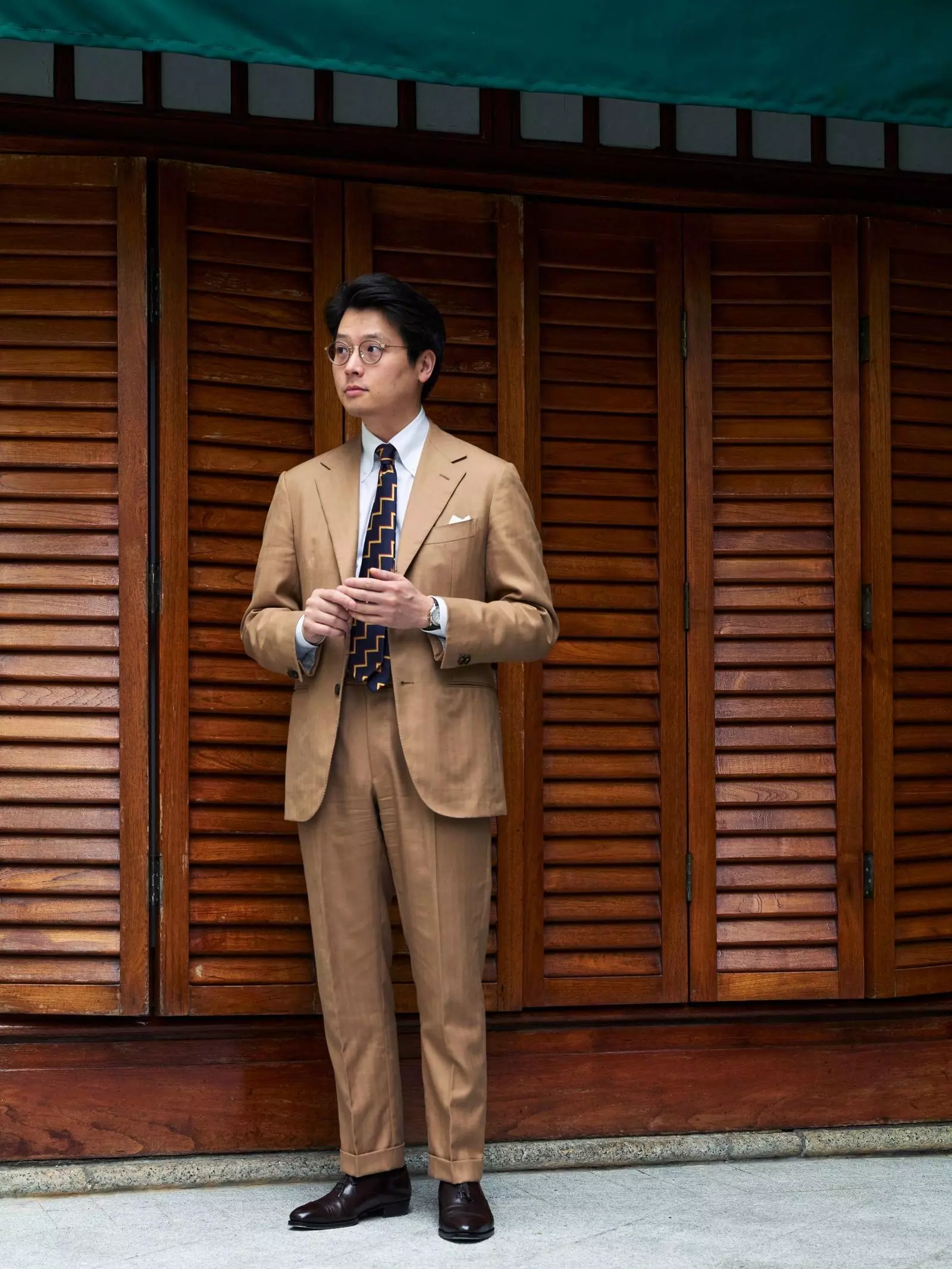 The Enduring Elegance of the Khaki Suit for Summer Weddings