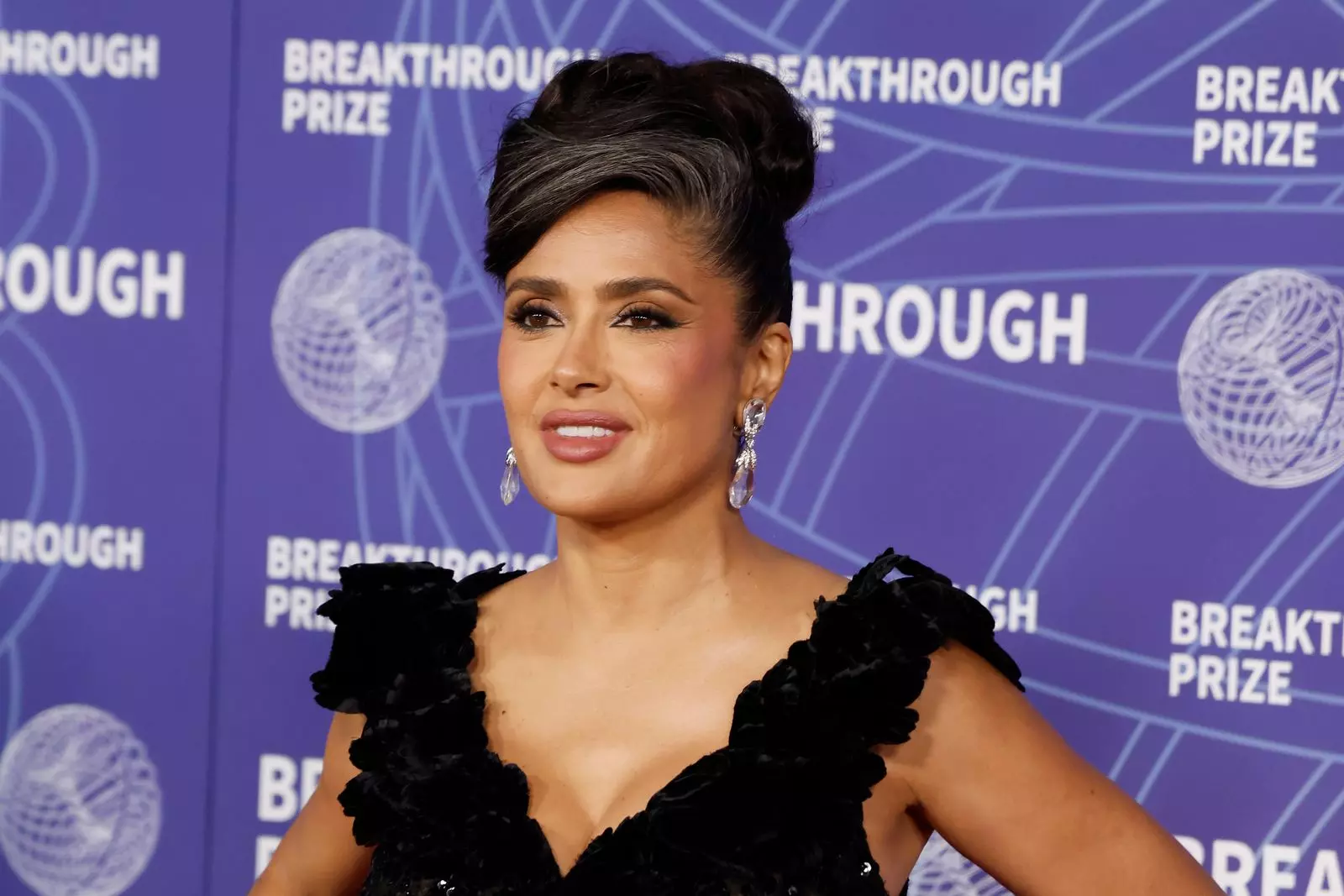 Celebrities Embrace Silver Hair: A Red Carpet Trend