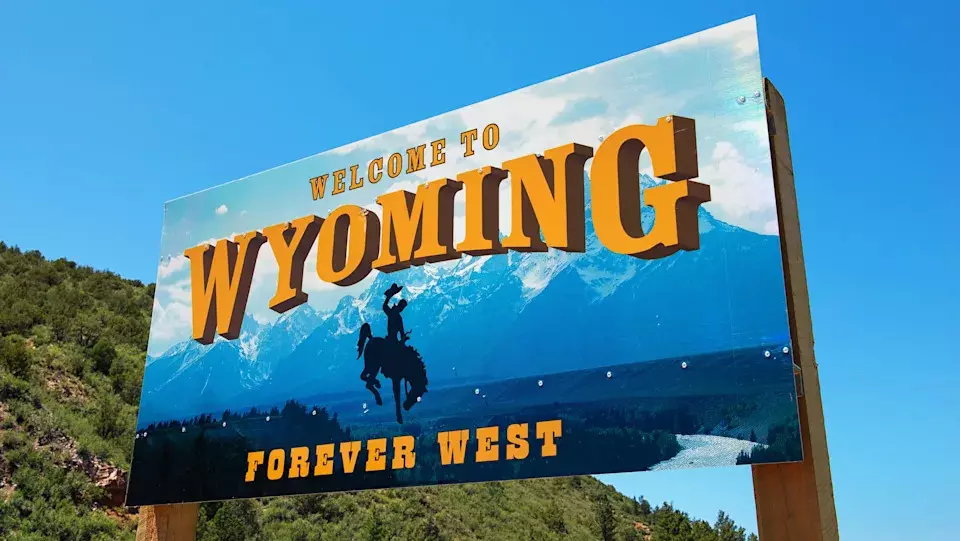 Wyoming Pioneers State-Issued Stablecoin Amidst Bitcoin's Decline