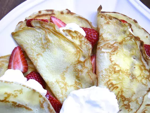 Strawberry and Cream Crepes: A Delightful Brunch Experience