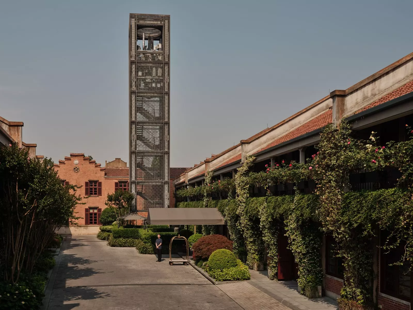 Discover Shanghai's Finest Hotels: A Blend of Tradition and Modernity