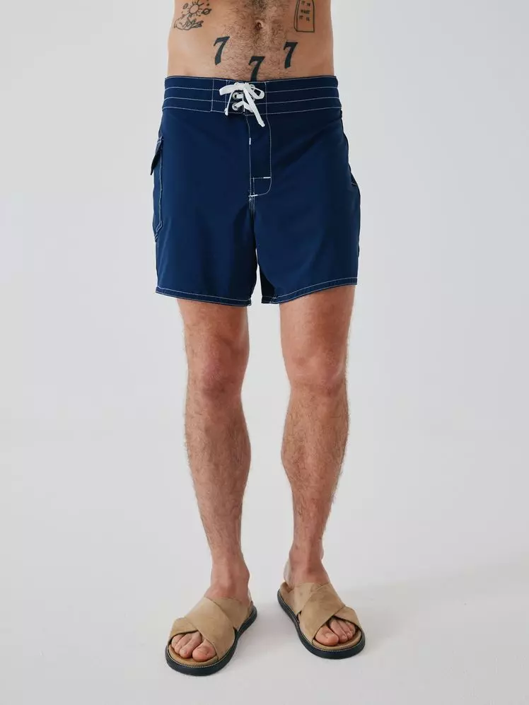 The Ultimate Guide to Men's Board Shorts: Style, Performance, and Comfort