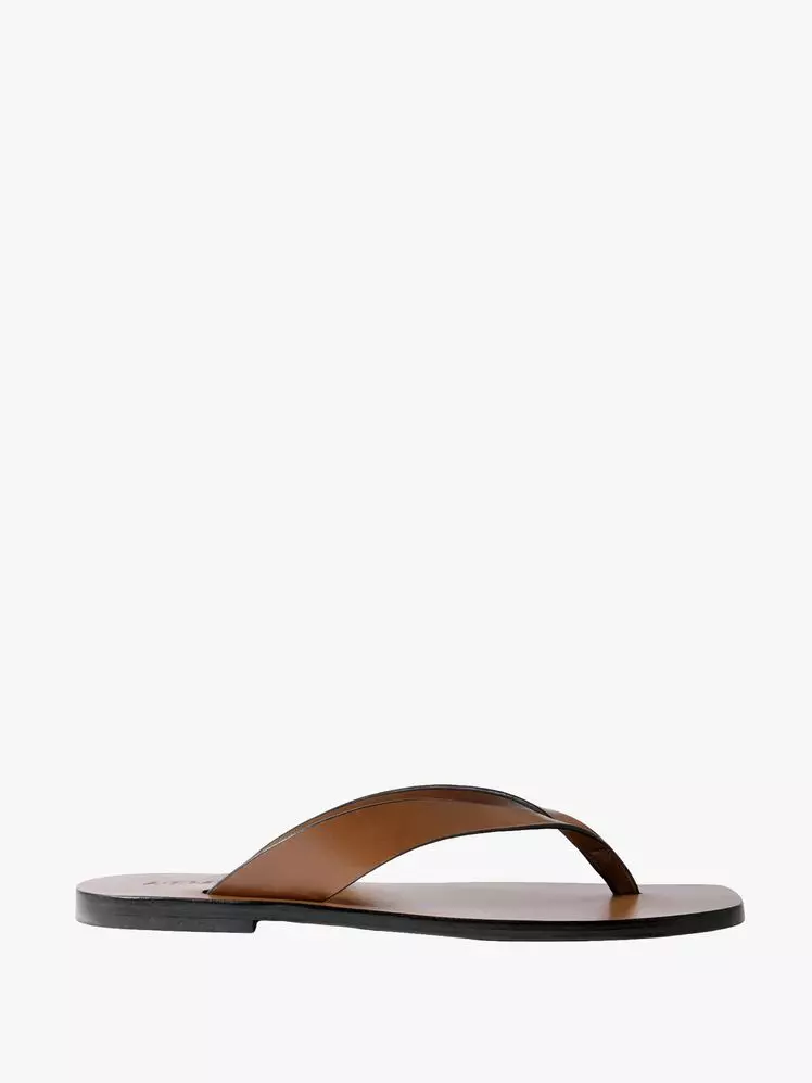 The Enduring Appeal of Thong Sandals: A Summer Style Essential