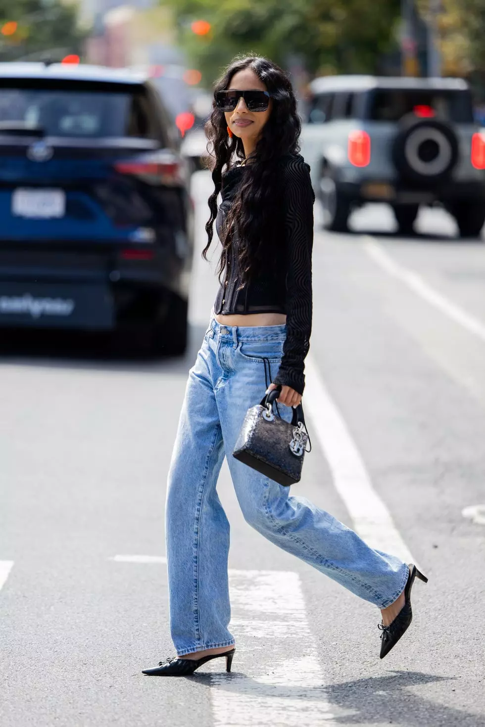 The Ultimate Guide to Styling Boyfriend Jeans with the Perfect Footwear