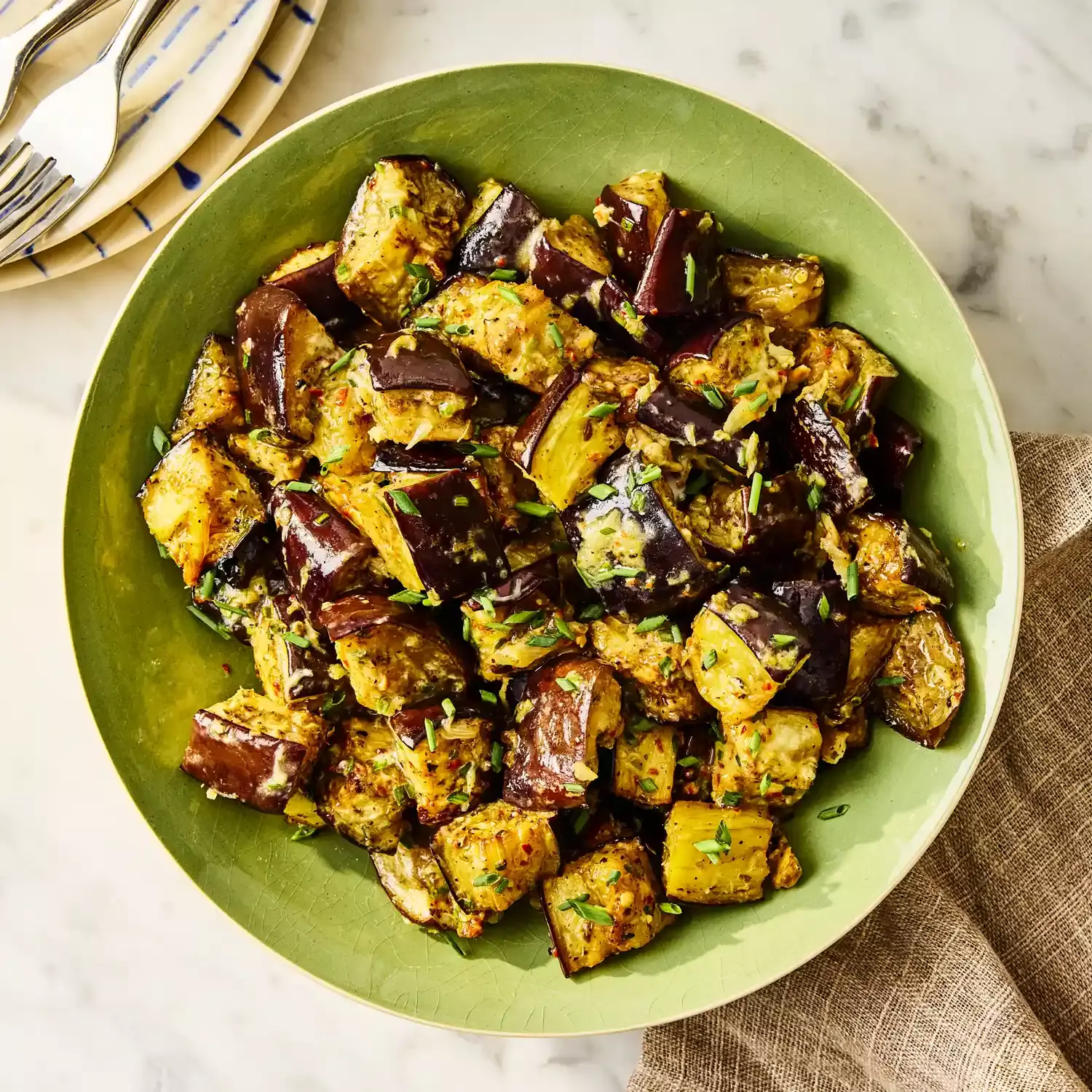 Garlicky Roasted Eggplant: A Flavorful and Healthy Side Dish