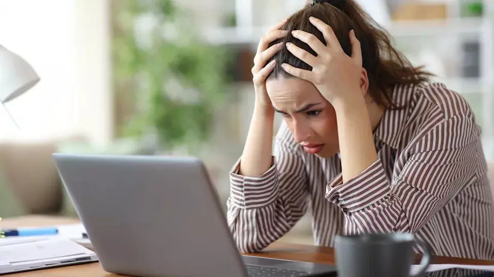Employee's Predicament: Non-Refundable Trip vs. Return-to-Office Mandate