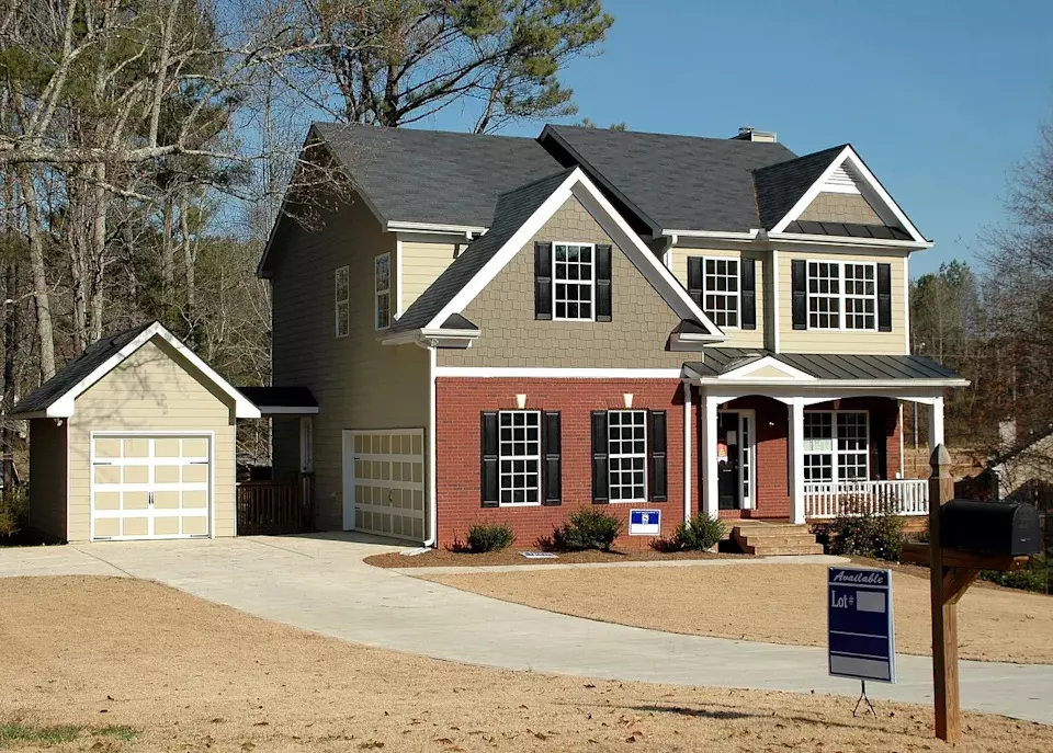 BMO Capital Upgrades American Homes (AMH) to Outperform