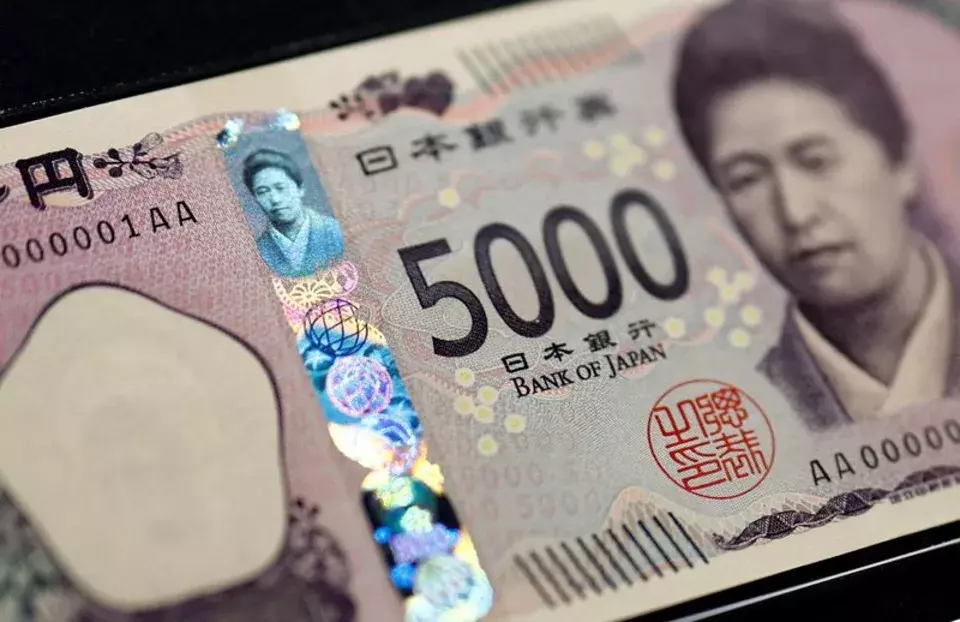 Dollar's Ascent Pushes Yen to 40-Year Low, Testing Japanese Authorities
