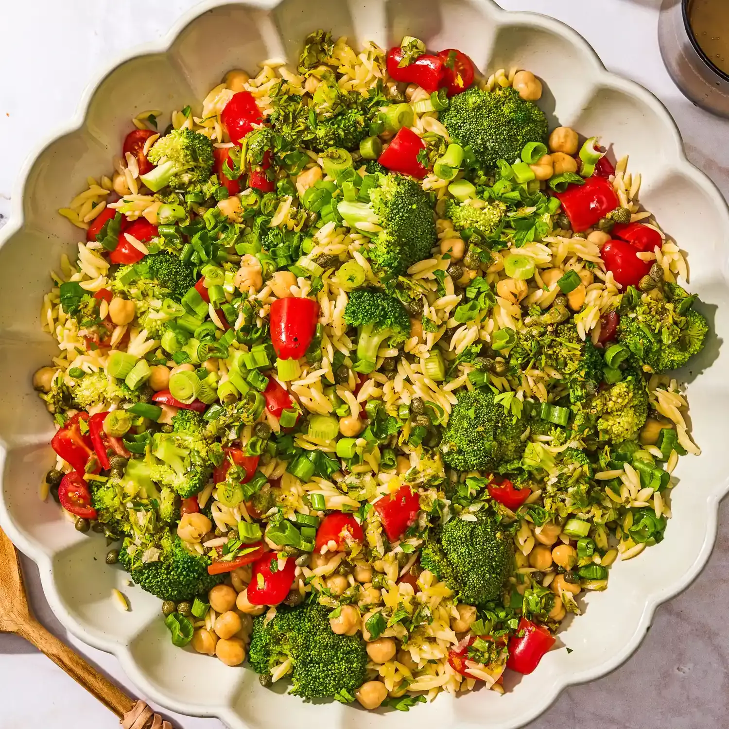 Refreshing Orzo Salad with Broccoli and Chickpeas: A Quick and Healthy Meal