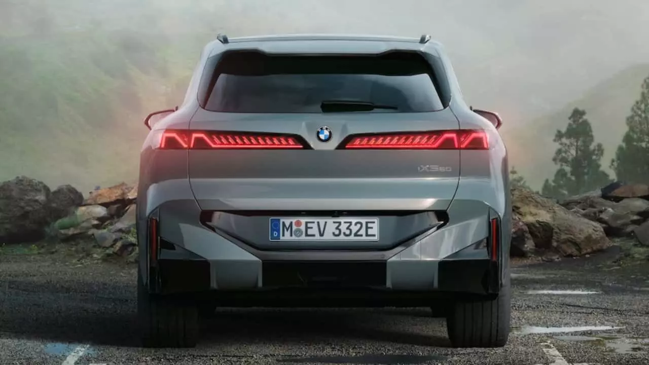 BMW X5's Split Tailgate Discontinued: What's the Real Reason?