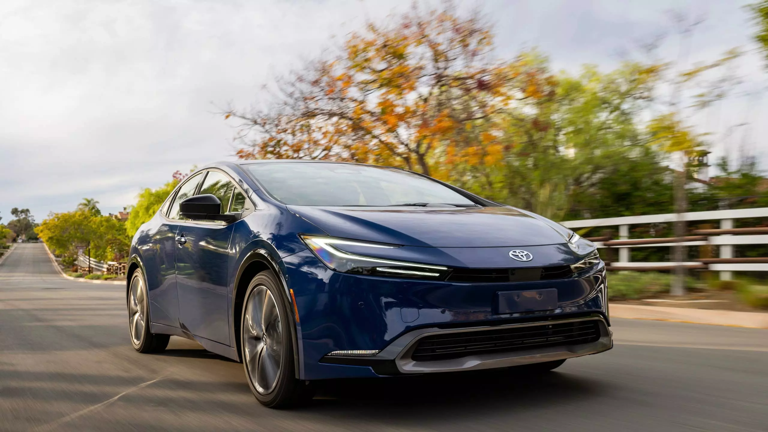 Toyota Prius 2026 Update: Enhanced Underneath, Familiar Exterior