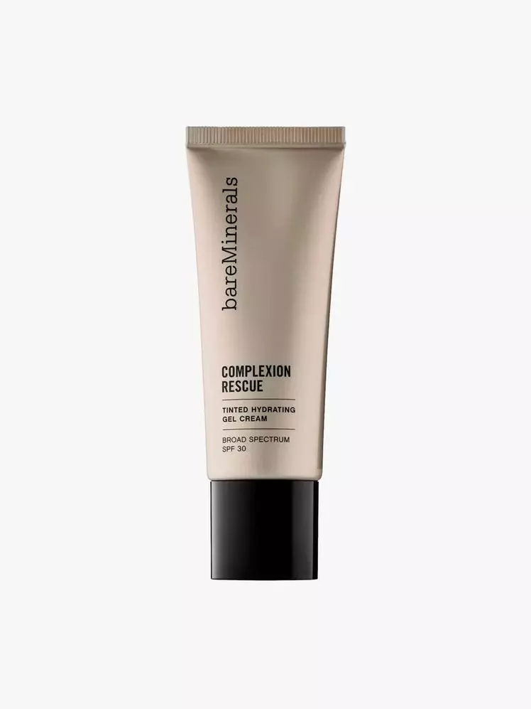Heatwave Heroes: Makeup That Lasts