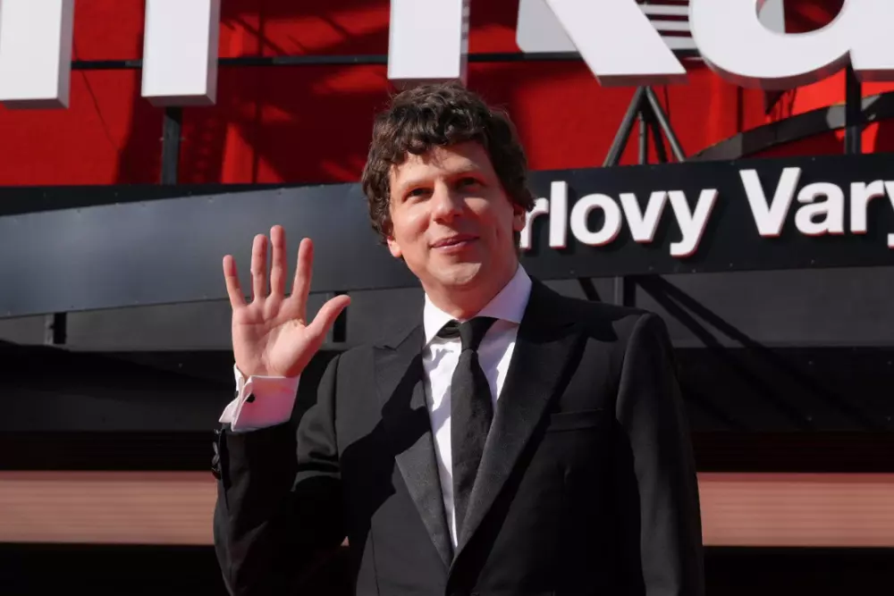 Jesse Eisenberg's Disassociation with Mark Zuckerberg and Social Media