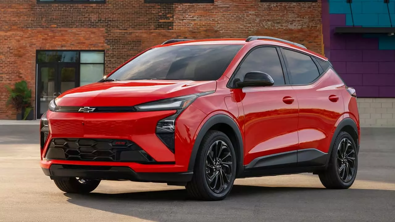 GM Sales Decline Amidst Shifting EV Market Dynamics