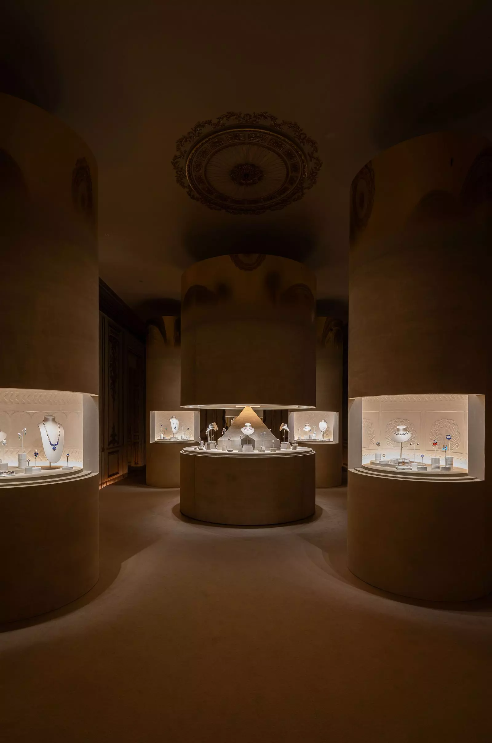 The Dazzling Future of High Jewelry: Trends and Triumphs