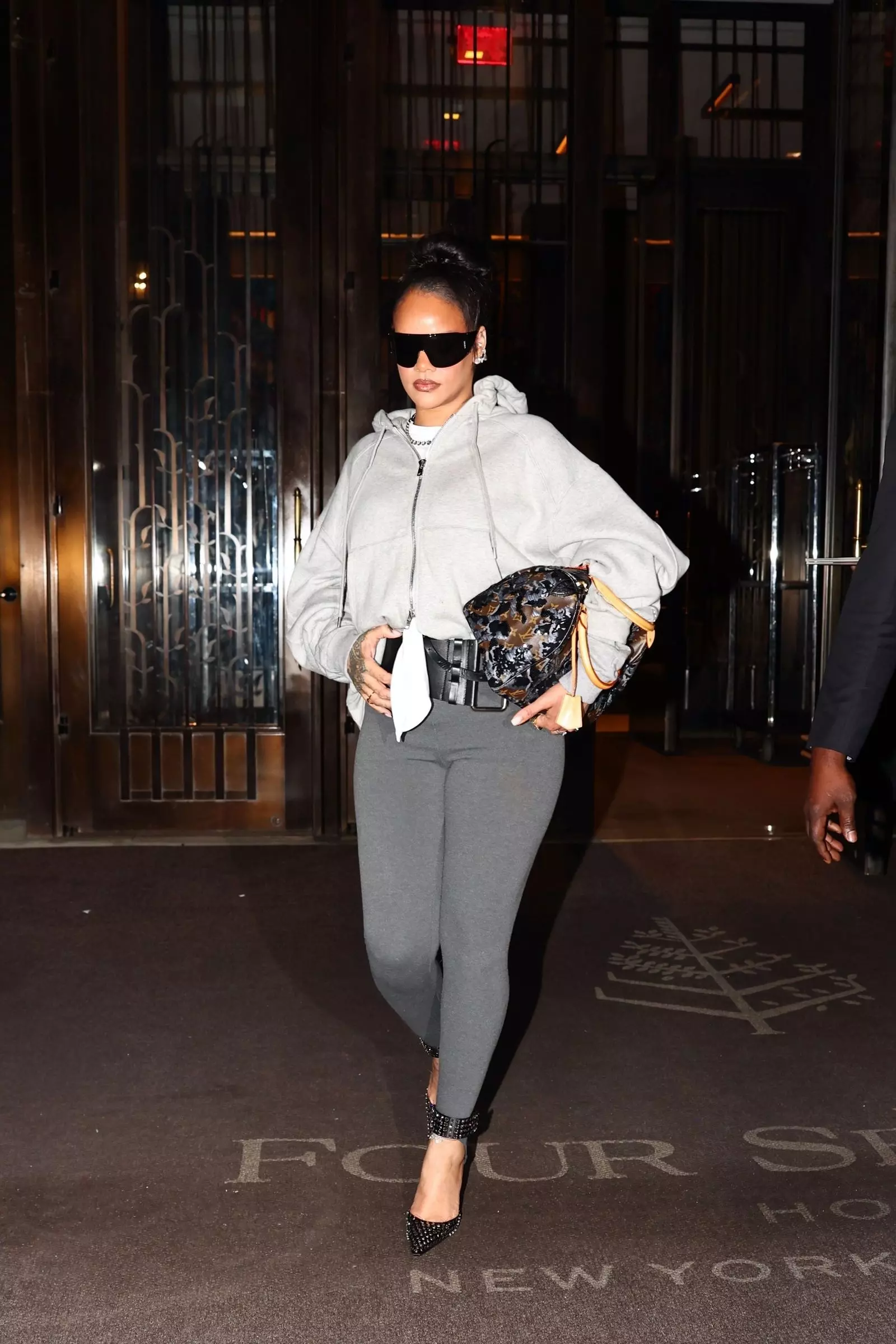 Rihanna's Unyielding Style: Conquering Heatwaves in New York and Paris