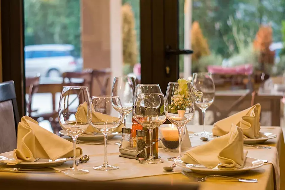 Analyzing Bloomin' Brands, Inc. (BLMN) Stock Performance and Investment Potential