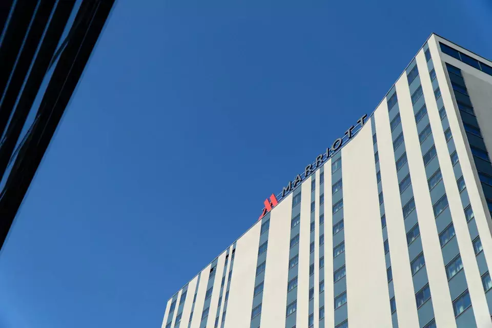 Cramer's Insight: Marriott Vacations vs. Marriott Hotels - A Long-Term Investment Perspective