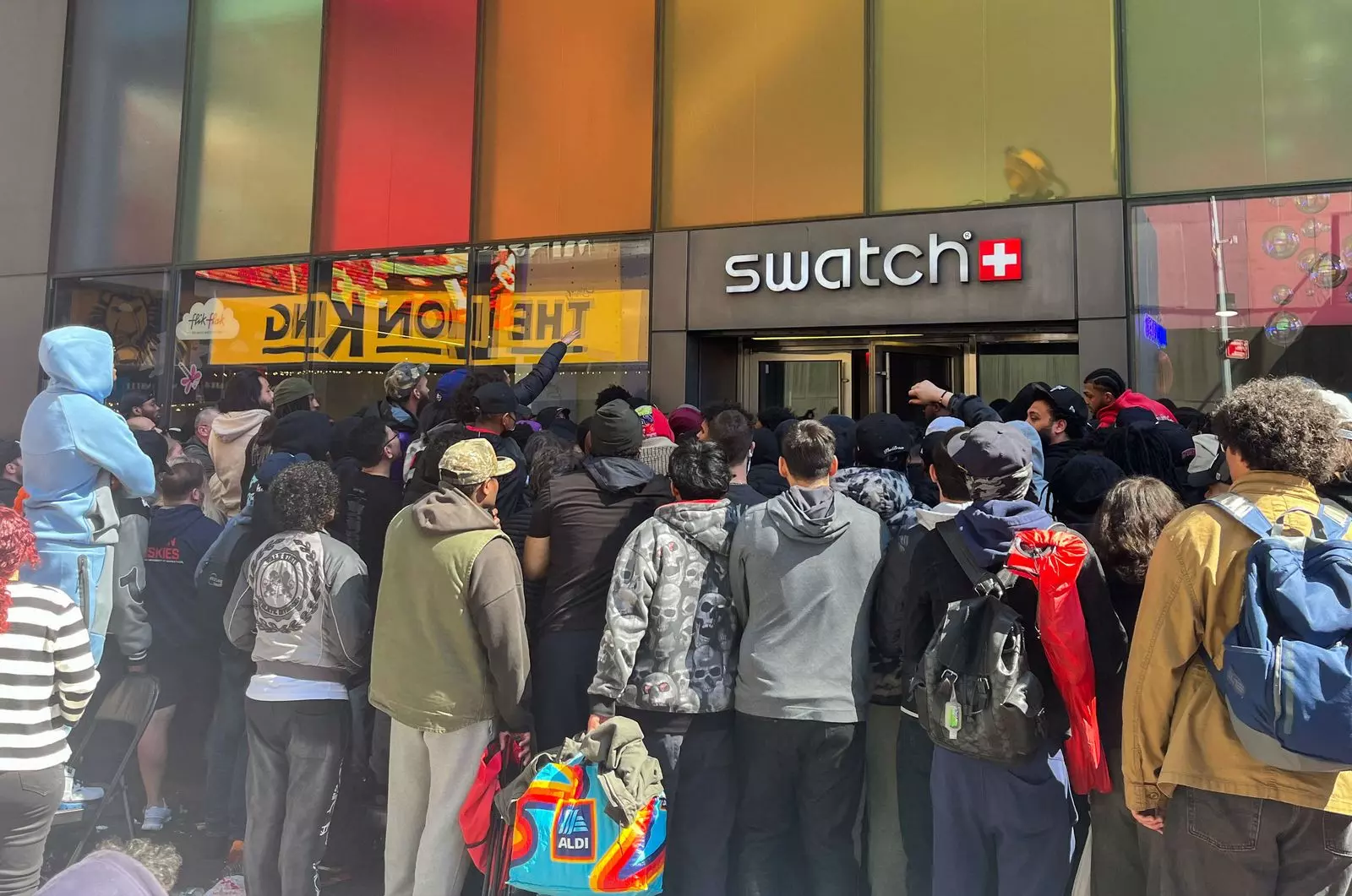 Swatch's Royal Pop Launch: A Resounding Success Despite Initial Challenges