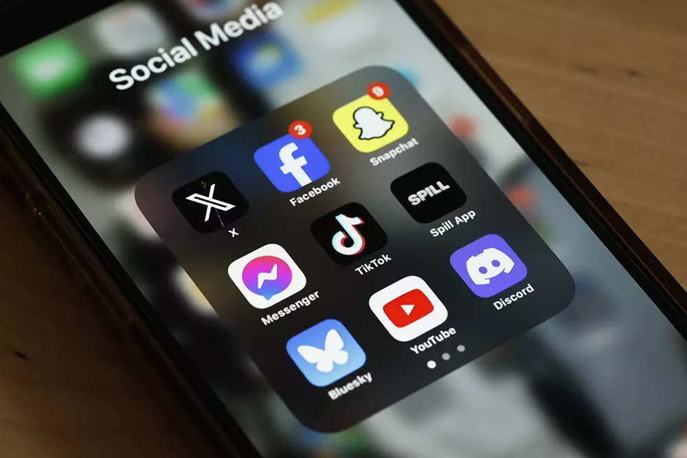 UK Government Considers Social Media Curfew for Older Teens, Following Ban for Under-16s
