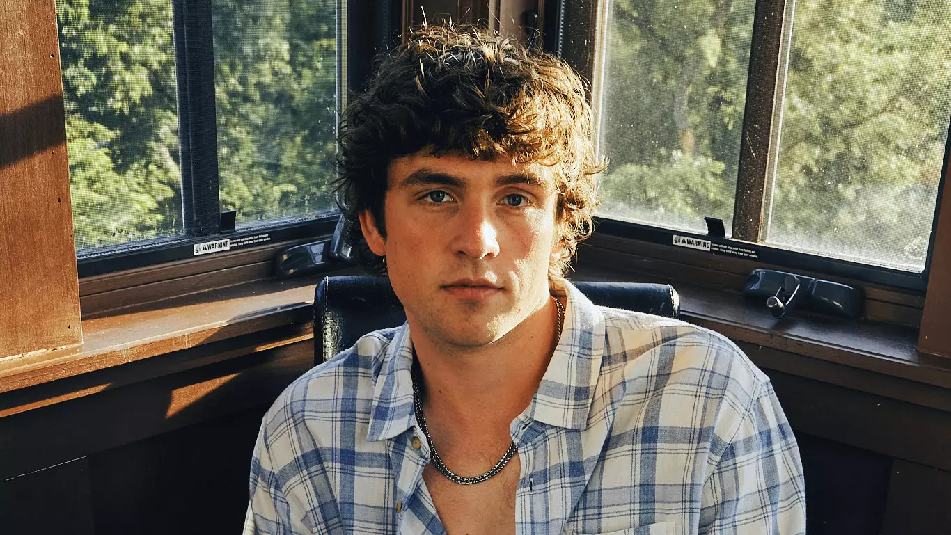 Rising Country Music Star Vincent Mason on New Single & Morgan Wallen's Influence