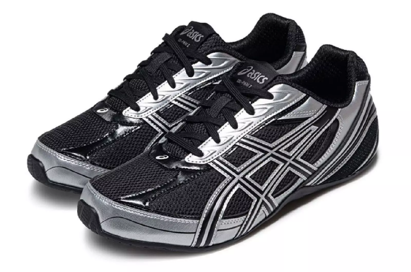 Asics's Bold Entry into the Flat Sneaker Trend with the Gel-Phai Z