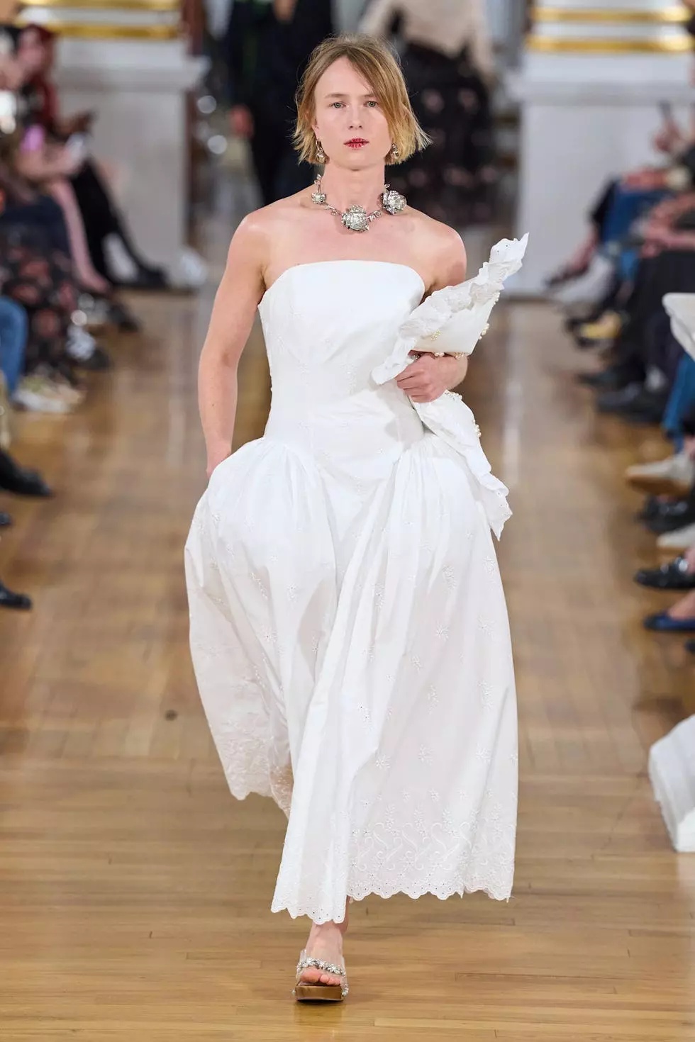 Eyelet Fashion Trends: A Modern Take on Classic Style