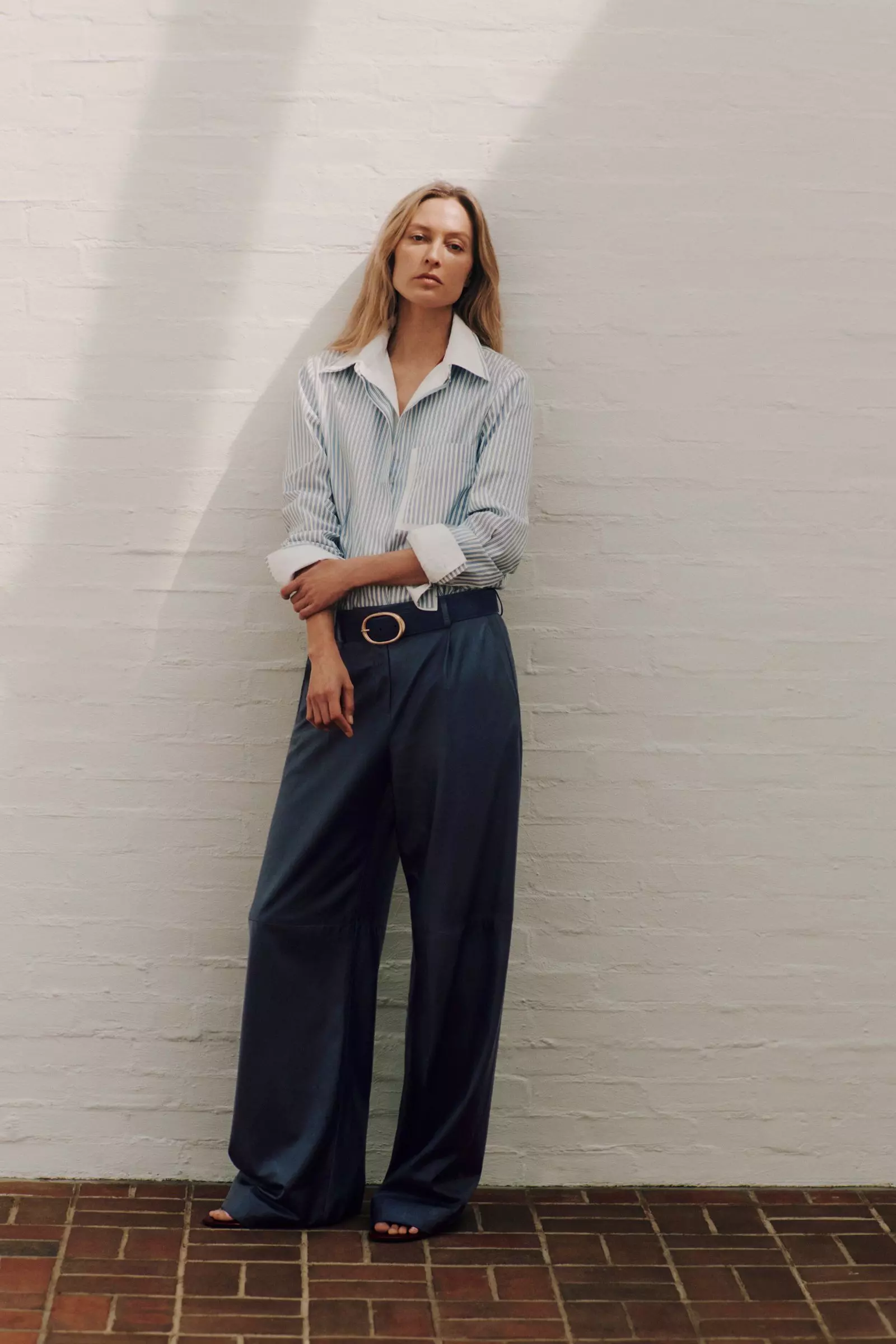 The Evolution of Women's Button-Up Shirts: A Modern Fashion Staple