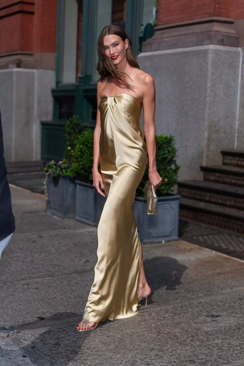 Summer Wedding Guest Outfits: Style Guide