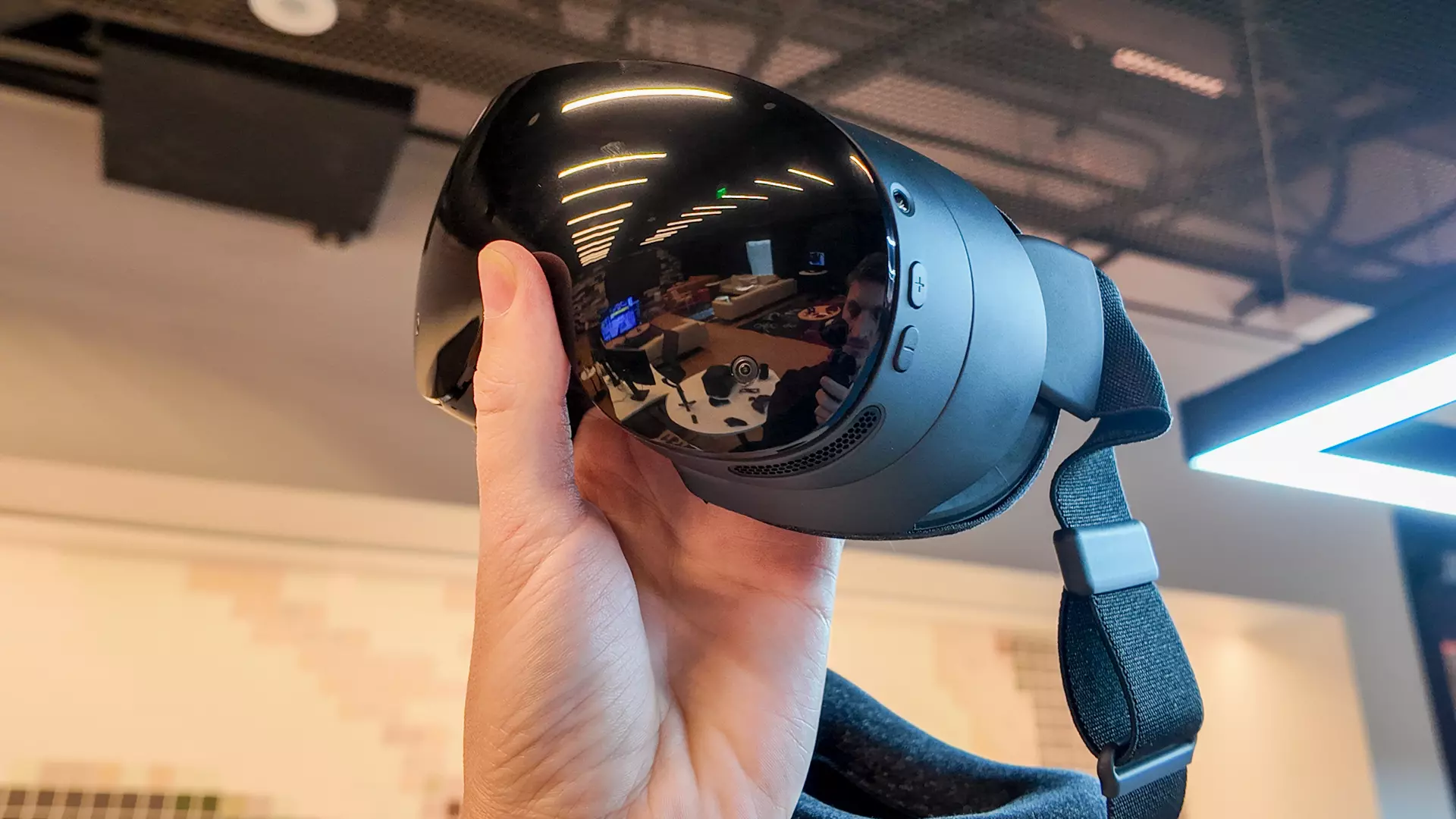 Qualcomm Chip Price Hike Threatens VR and Windows on Arm Device Costs