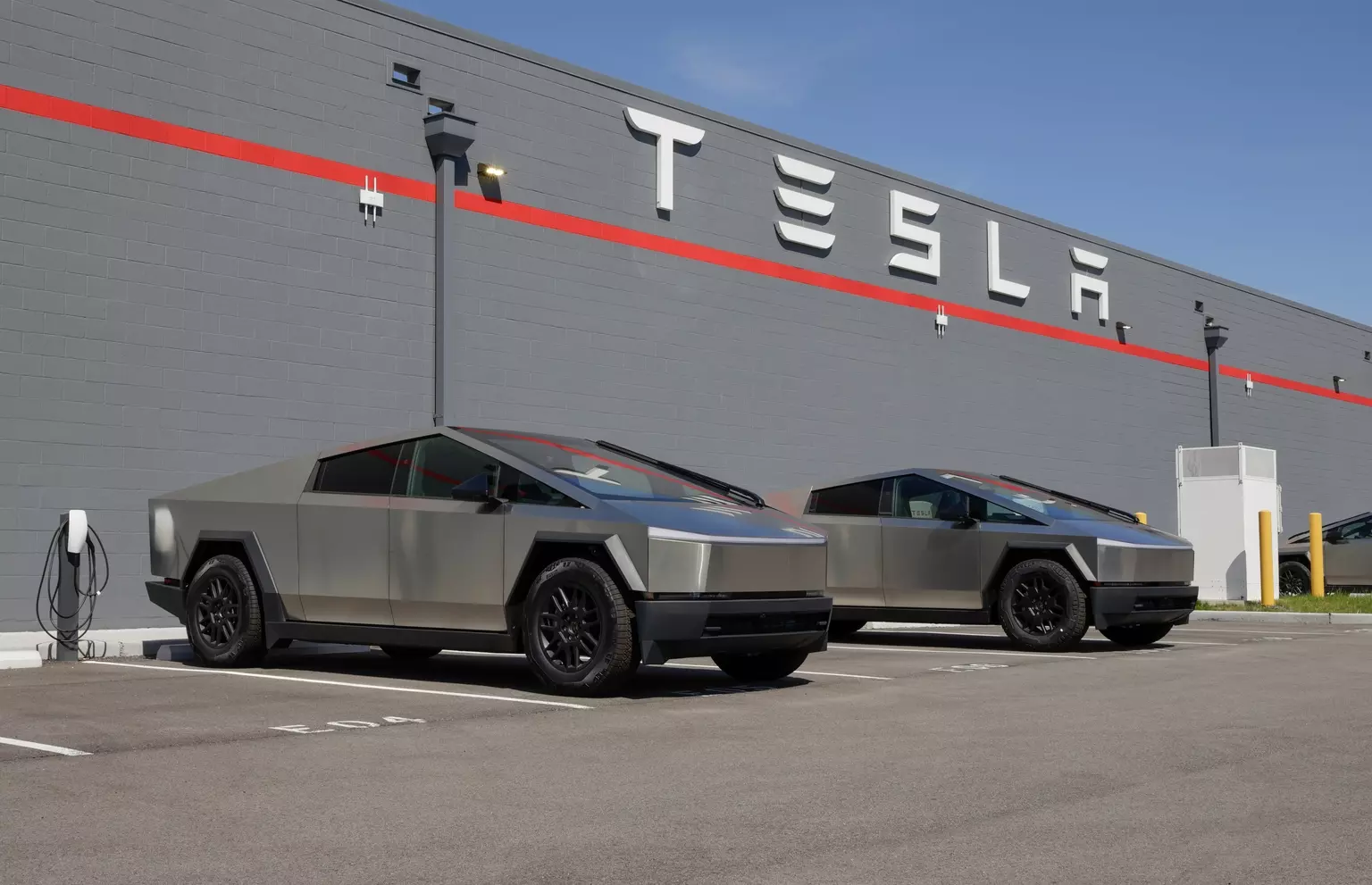 Tesla's Q2 Performance: Delivery Surge Amidst Margin Pressures and AI Investments