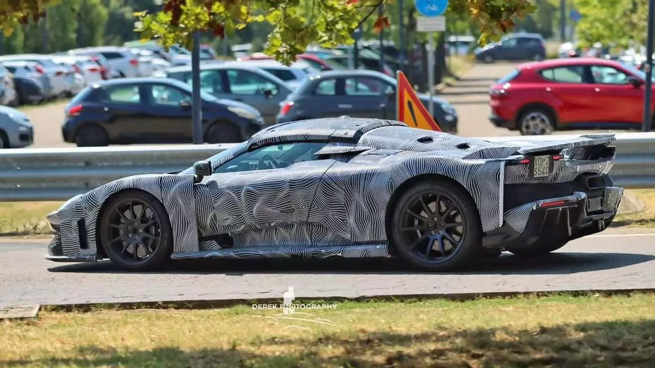 Ferrari F80 Aperta Spotted During Road Tests, Featuring a Removable Roof