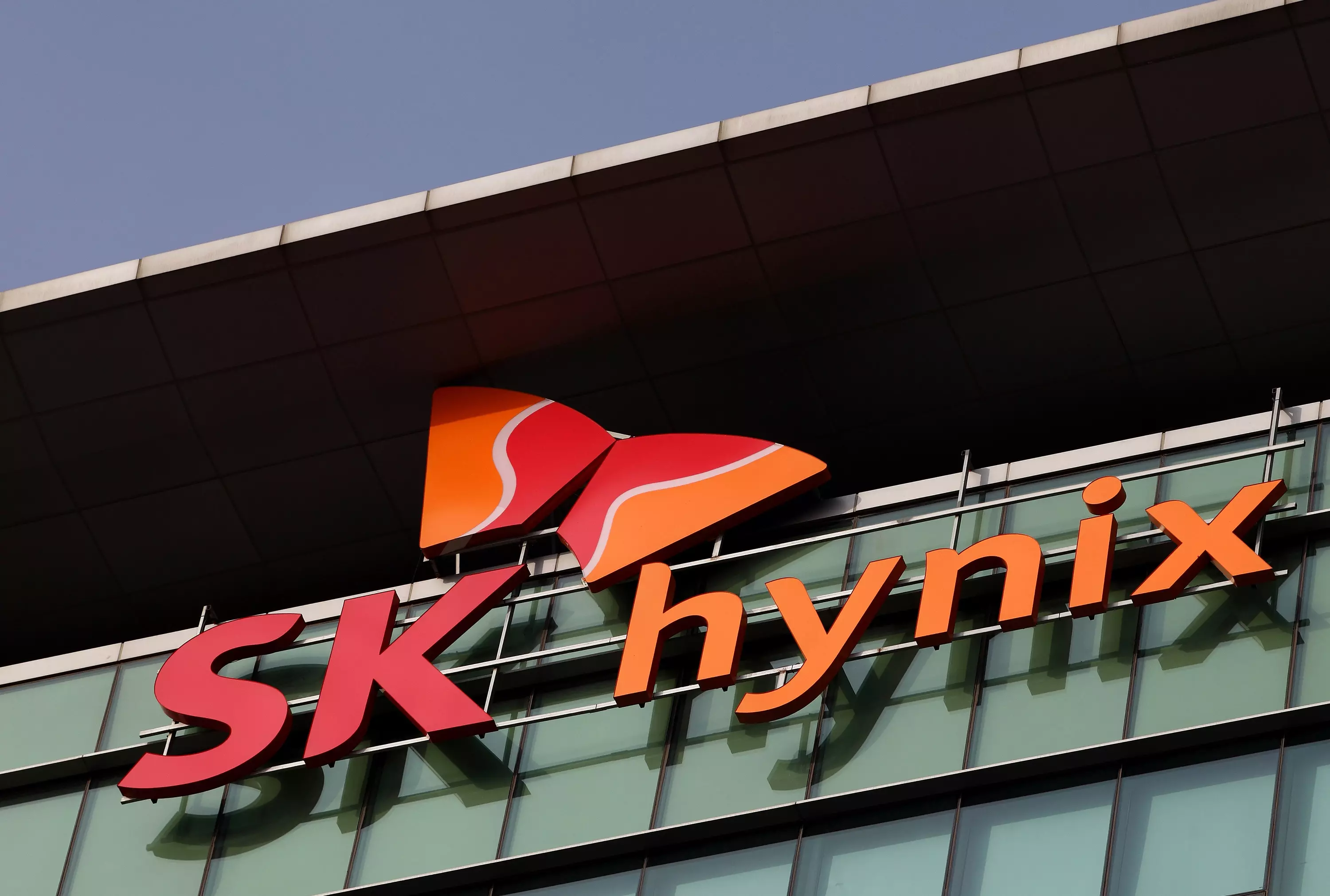 SK Hynix's Record-Breaking Revenue and the AI Memory Demand