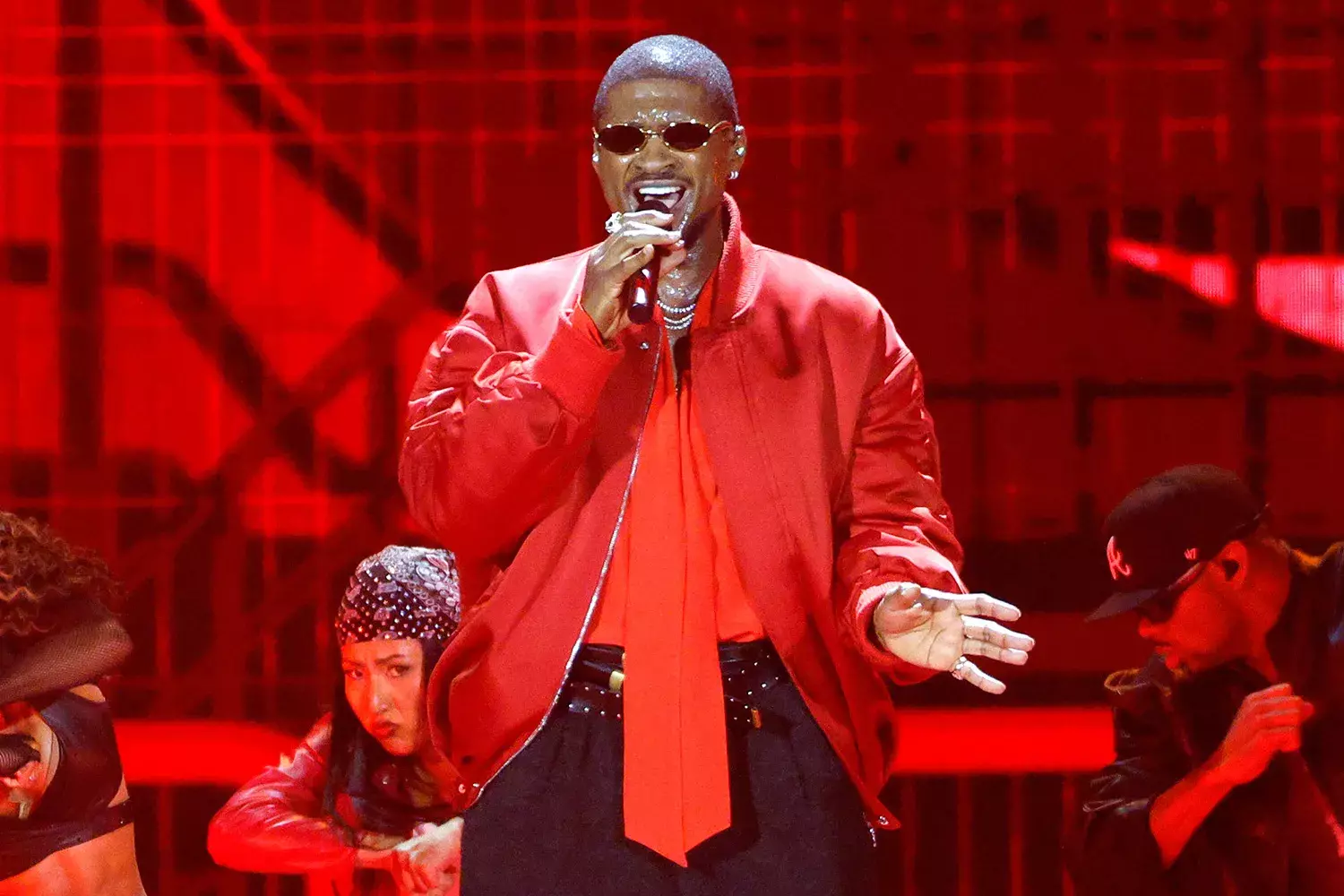 Usher's Concert Incident: Fan Rejection and Online Reactions