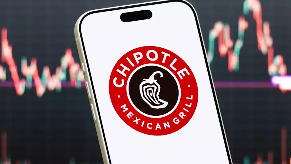Chipotle Exceeds Q2 Expectations, Boosts Full-Year Sales Outlook