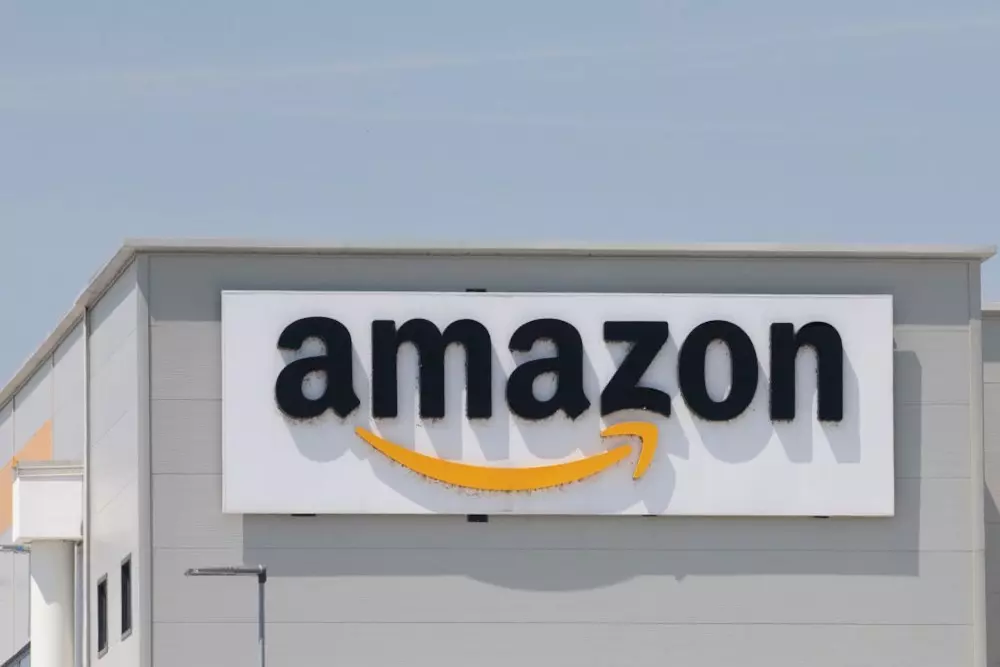 Amazon's Q2 Triumphs: Ad Revenue Soars, AI Investments Fuel Massive Profit Growth