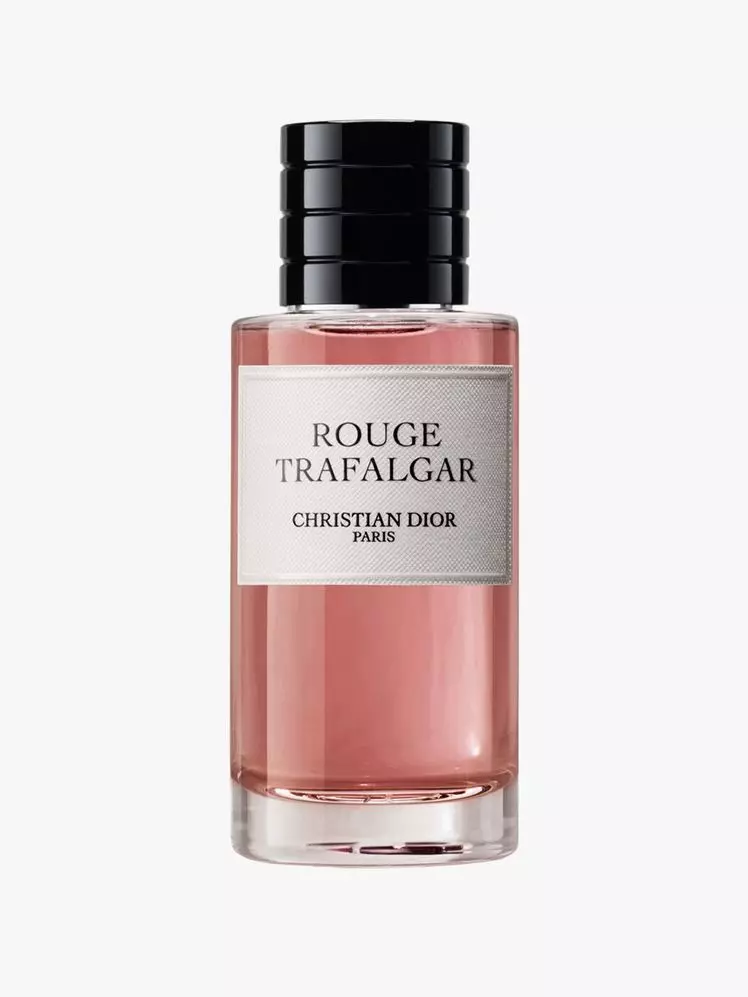 The Allure of Modern Fruity Perfumes: A Guide to Chic Scents