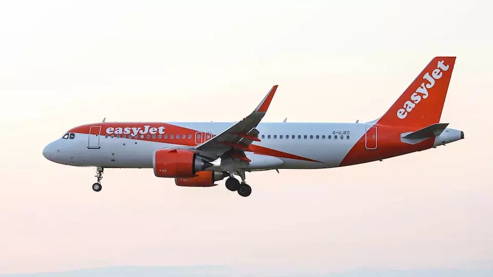 EasyJet Sets Unified Bid Deadline for Apollo and Castlelake